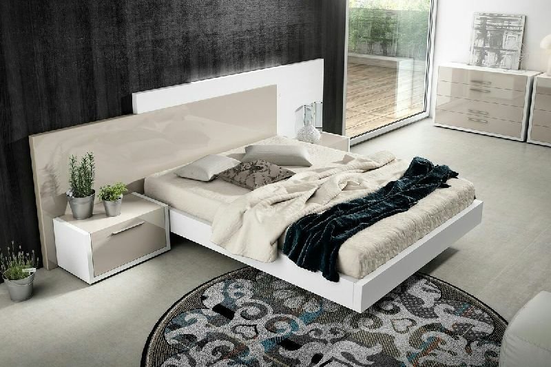 Madelyn bed